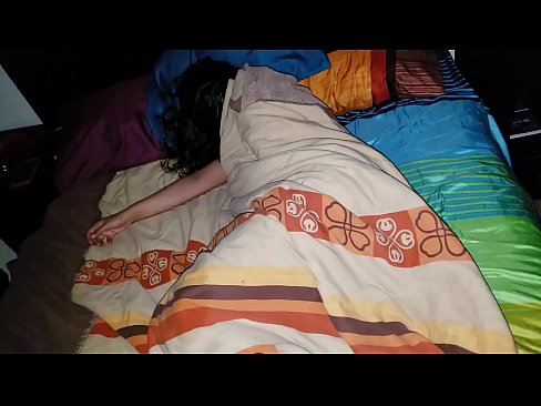 ❤️ Ögey oğul gənc ögey anası yatarkən onu təhqir edir. ❌ Keyfiyyətli porno bizdə ﹏